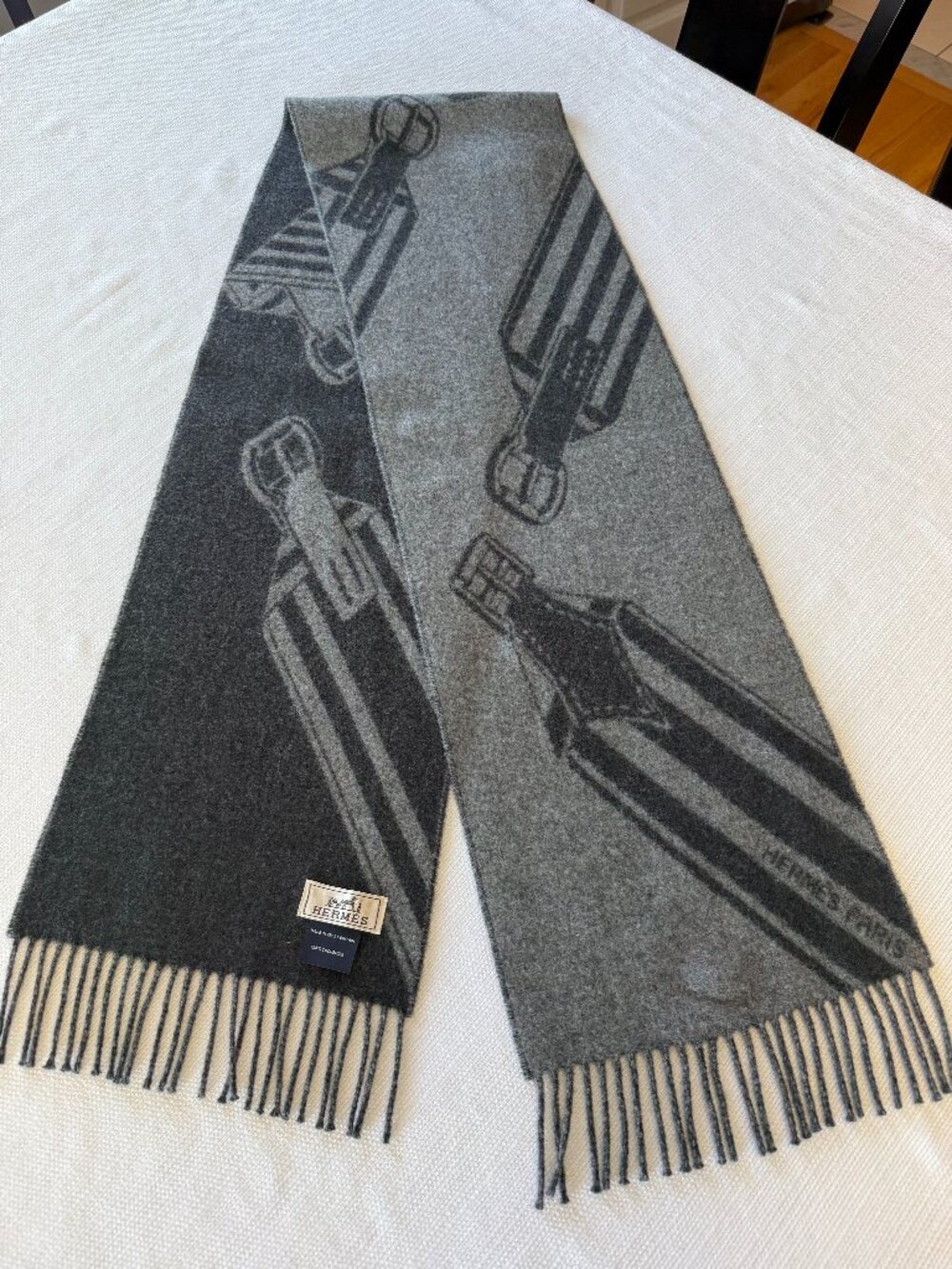 🐎 Hermès Sangle à Boucle 100% Cashmere Scarf — Grey/Anthracite